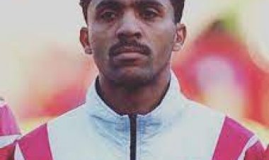 نجم الكرة الإماراتية زهير بخيت يفتح خزانة الذكريات والزمن الجميل