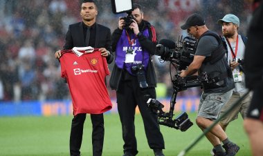 مان يونايتد يقدم كاسيميرو قبل مواجهة ليفربول