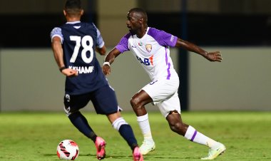 العين يطمئن جمهوره بفوز كبير على خورفكان