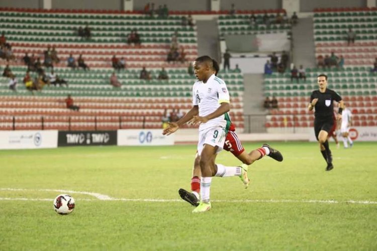 شباب الإمارات يغادرون بطولة العرب بعد الخسارة من الجزائر