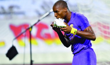 كم لاعب أجنبي مسموح له اللعب في مباريات الدوري الإماراتي؟