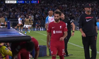 محمد صلاح "مصدوم".. وليفربول يخرج من ملعب مارادونا مذلولاً