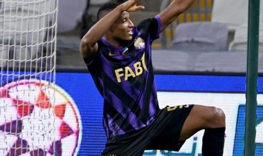 سجل سوبر هاترك.. "لابا" يُظهر العين الحمراء للشارقة