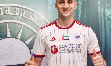 أسد يرعب نجم الشارقة الجديد مانولاس في جلسة تصوير غير اعتيادية (فيديو)