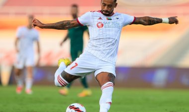 الشارقة "ملك" الدوري منفرداً في الصدارة