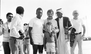 بيليه يقود سانتوس للفوز على النصر..مباراة للتاريخ