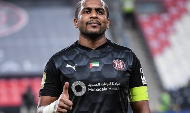 علي خصيف معلقاً على الخسارة من شباب الأهلي: لاعبو الجزيرة صغار!