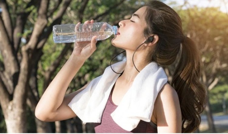 شرب الماء..الكمية المثالية يوميا