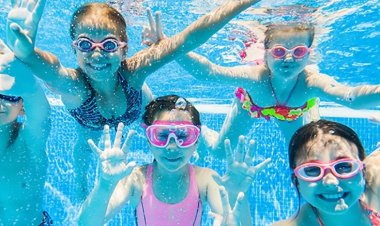 السباحة كنز الإنسان ورفيقه لحياة مثالية