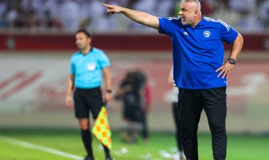 الشارقة تُحاسب كوزمين على تراجع النتائج ومهاجم عالمي في الطريق للملك