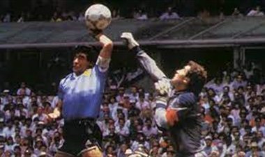 كرة هدف مارادونا الشهير تباع بـ 2 مليون جنيه استرليني