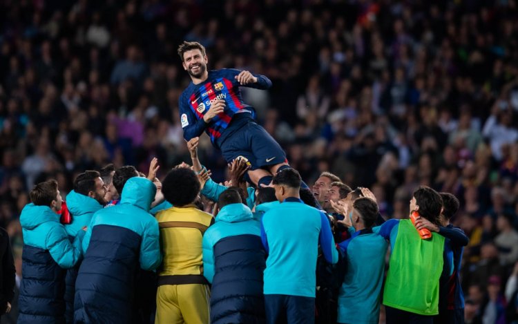 برشلونة يكتفي بثنائية بألميريا في ليلة وداع بيكيه