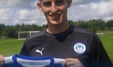 لاعب يؤجل فحصه الطبي لسبب غريب