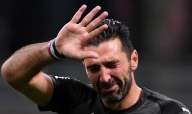 بوفون يؤكد اعتزاله رسميا