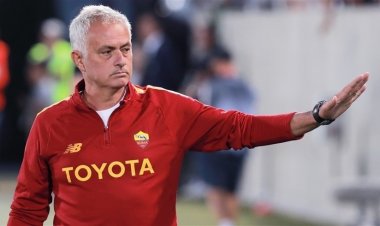 مورينيو يبحث عن مهاجم