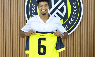 كلباء يضم المدافع الدولي لمنتخب الرأس الأخضر