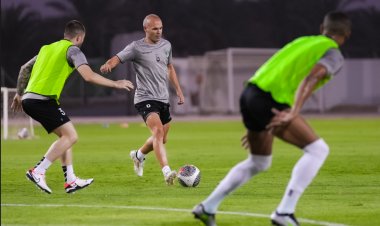 أندريس إنييستا يؤكد جاهزيته لخوض أولى مبارياته مع نادي الإمارات