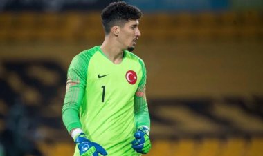 مانشستر يونايتد يطارد حارس فنربخشه