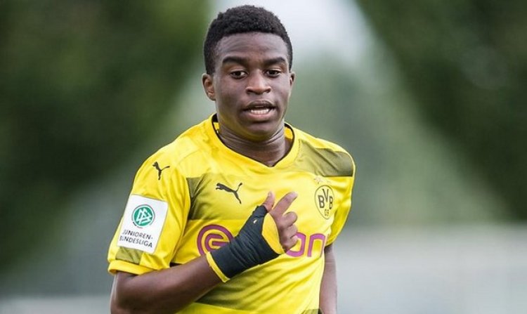 موكوكو يجبر أبويه على الإقامة في ملجأ للمهاجرين