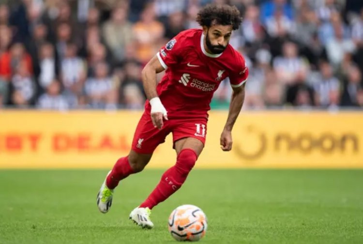 صلاح يستعد لركوب طائرة خاصة إلى جدة