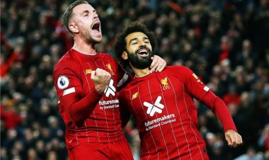 محمد صلاح يسأل عن أحوال جوردان هندرسون بالسعودية