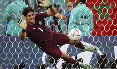 بونو ضمن 10 مرشحين لأفضل حارس في العالم