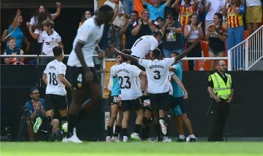 فالنسيا يكتسح أتلتيكو مدريد