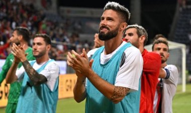 ميلان يهزم كالياري ويواصل الضغط على المتصدر