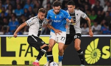 نابولي يكتسح أودينيزي