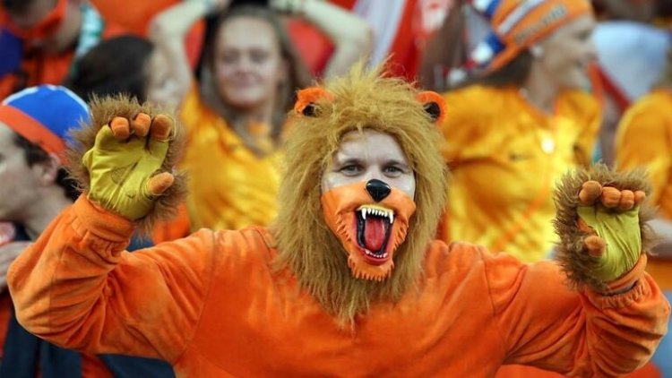 الاتحاد الهولندي للكرة يعترف بدفع فدية كبيرة