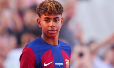 لامين يامال ذهب ولم يعد خلال الشوط الثاني !!