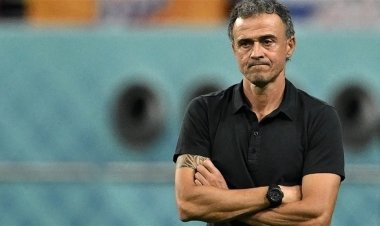 رئيس نادي نابولي يتهم إنريكي بالخذلان