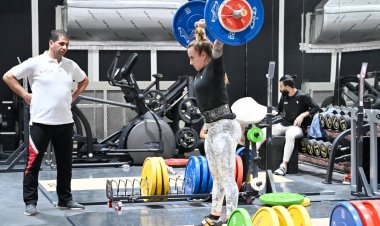 "أبوظبي لرفع الأثقال" يتعاقد مع السوري "قربي"