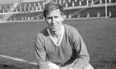 وفاة أسطورة يونايتد بوبي تشارلتون