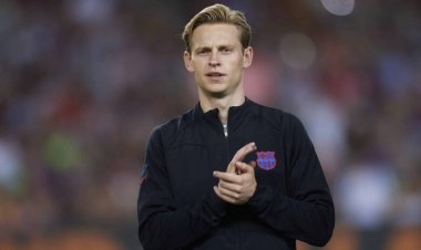 بيدري ودي يونج يعملان بجد من أجل اللحاق بمباراة ريال سوسيداد