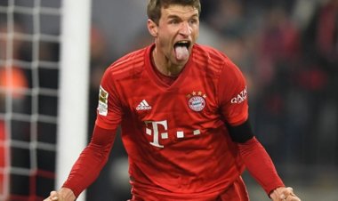 توماس مولر يوجه الاتهام لزملائه في بايرن ميونخ لعدم احترام الجمهور