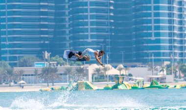 اختتام فعاليات بطولة الإمارات للتزلج على الماء غدا على كاسر الأمواج