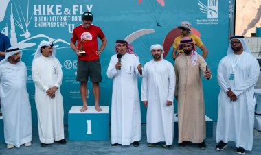 تتويج السويسري هيرنجر بالجولة الثالثة من بطولة "هايك آند فلاي" للقفز بالمظلات