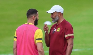 توتر العلاقة بين بنزيما وسانتو