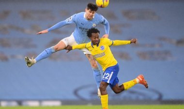 جوارديولا يتحدث عن مدة غياب ستونز بعد إصابته أمام يانج بويز