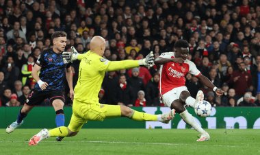 آرسنال يهزم إشبيلية ويقترب من التأهل