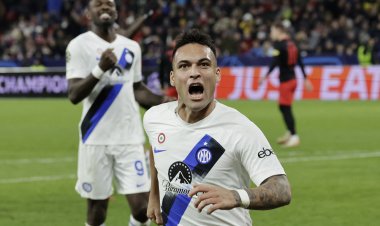 إنتر يعود بفوز ثمين من خارج الديار ويبلغ ثمن النهائي