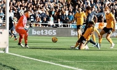 وولفرهامبتون يقضي على توتنهام في الوقت القاتل