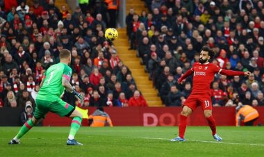 صلاح يقود ليفربول لوصافة الدوري الإنجليزي