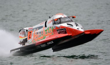 محطات مهمة تنتظر فريق "أبوظبي للزوارق السريعة" في ديسمبر