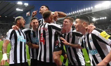 نيوكاسل يعمق جراح مانشستر يونايتد