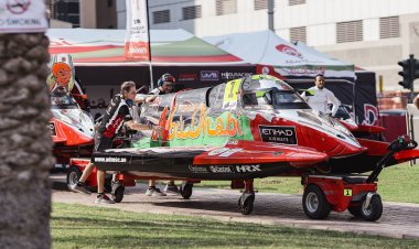 آندرسون يحقق الزمن الأفضل في تصفيات السرعة وأبوظبي في مونديال زوارق الفورمولا 1 بالشارقة