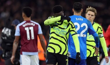 أستون فيلا يواصل مفاجآته بهزيمة آرسنال