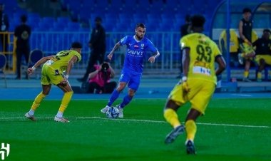 الهلال يفوز على التعاون ويتأهل لنصف النهائي