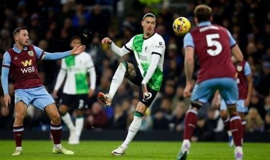 ليفربول يهزم بيرنلي ويتصدر مؤقتاً